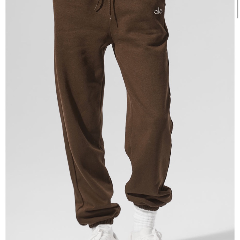 ALO Yoga Men's Chocolate Joggers
